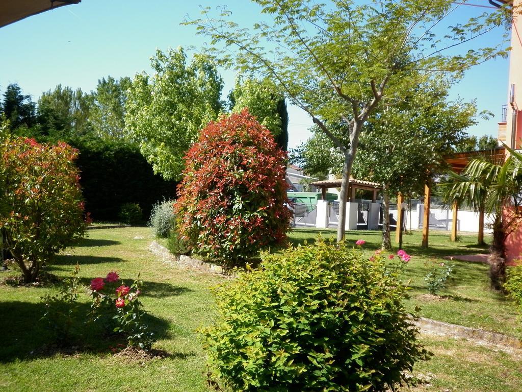 Villa Jolanda Fratte Rosa Habitación foto